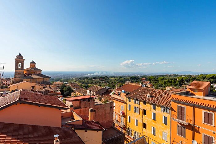 Appartamento quadrilocale in vendita in Corso Trieste, Marino