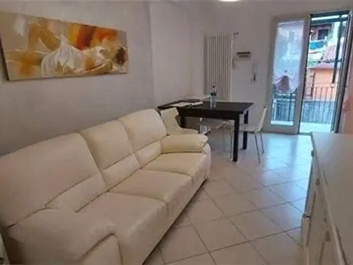 Appartamento trilocale in vendita in Via Pieve di Teco, Albenga