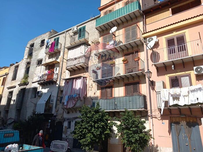 Appartamento quadrilocale in vendita in Via Chiappara al Carmine, Palermo