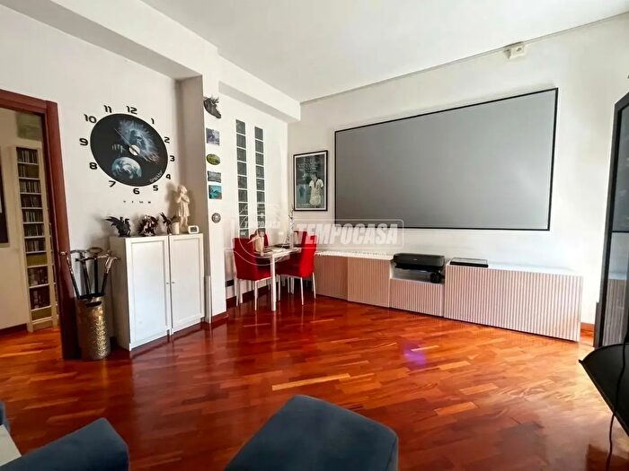 Appartamento trilocale in vendita in Roma