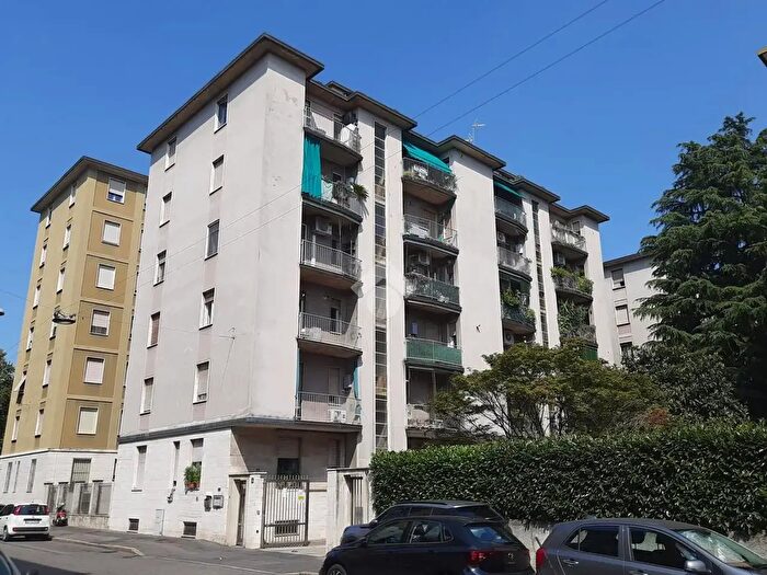 Appartamento trilocale in affitto in Via Privata Ernesto Reinach, Milano