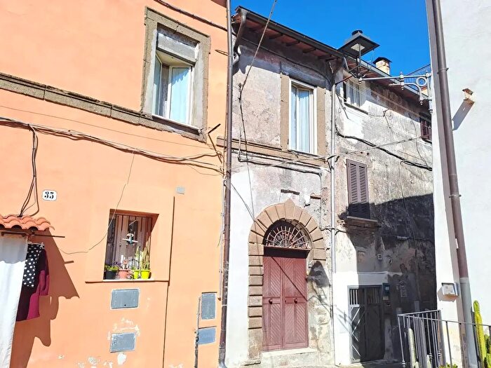 Appartamento con 5 locali in vendita in Viale d Alighieri, Rignano Flaminio