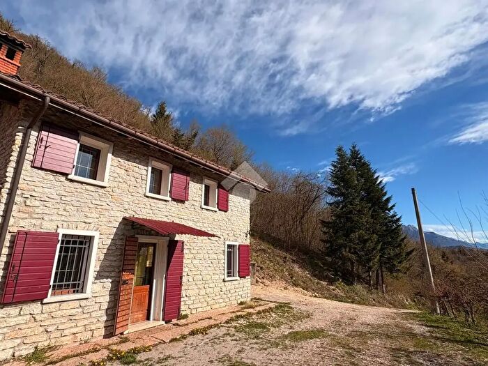 Casa trilocale in vendita in Via Canaletto, Pedavena