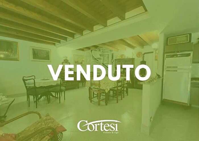 Appartamento con 5 locali in vendita in Via Dante Alighieri Endine Gaiano, Endine Gaiano