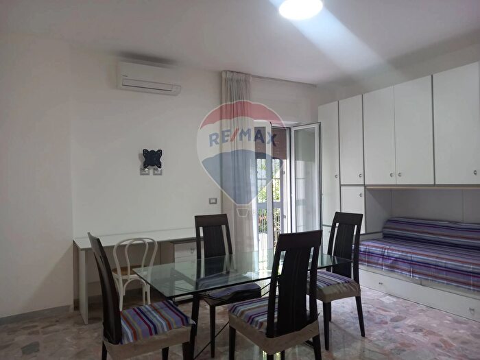 Appartamento trilocale in affitto in Via Unità Italiana, Caserta