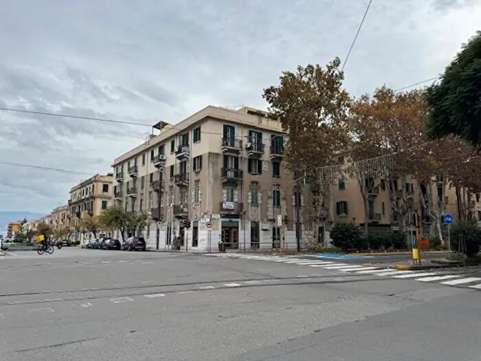 Appartamento quadrilocale in vendita in Viale San Martino, Messina