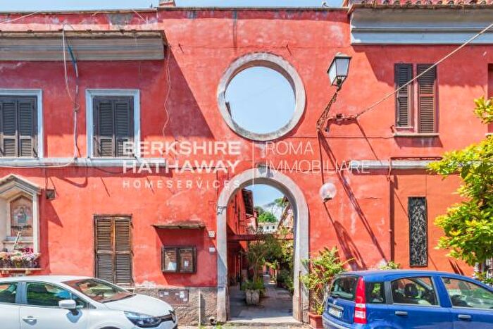 Appartamento bilocale in vendita in Via degli Orti dAlibert, Roma