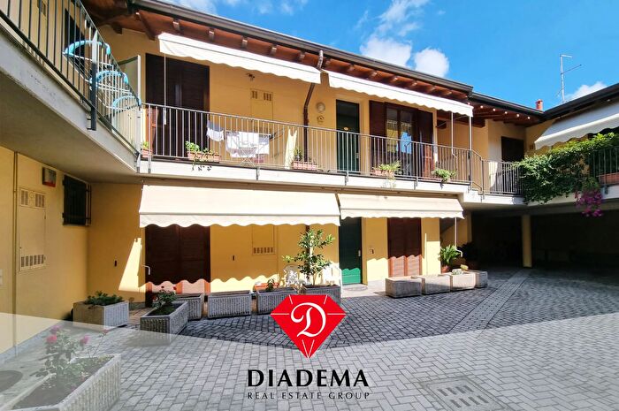 Appartamento bilocale in vendita in Via Cavour, Jerago Con Orago