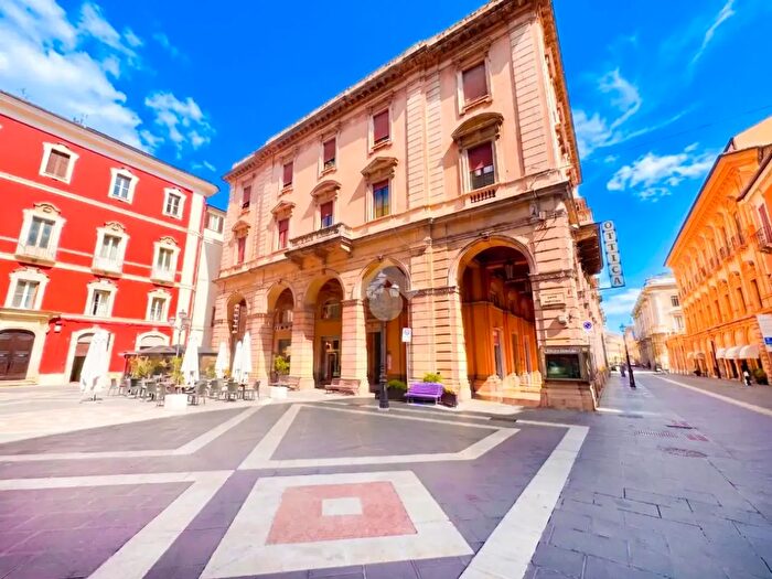 Appartamento quadrilocale in vendita in Largo Gian Battista Vico, Chieti