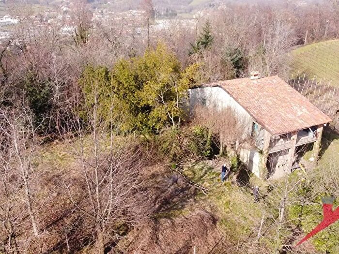 Casa con 6 locali in vendita in Ambivere