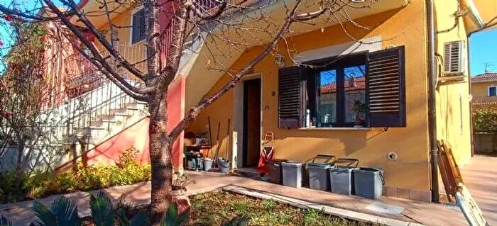 Appartamento quadrilocale in vendita in Via delle Ville del Borgo Snc Tarano, Tarano