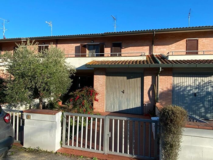 Casa con 6 locali in vendita in Via Caprera Pontedera, Pontedera