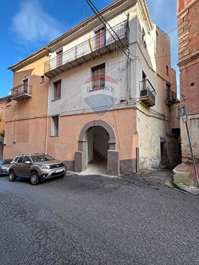 Appartamento con 5 locali in vendita in Via San Francesco, CoriglianoRossano