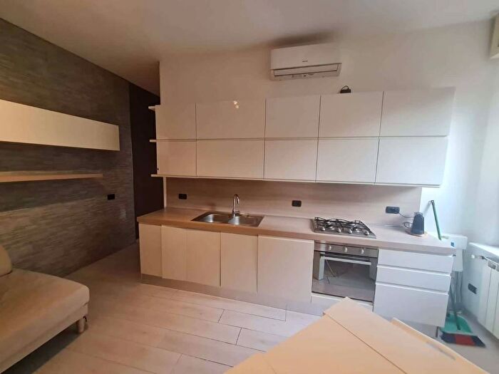 Appartamento trilocale in affitto in Via Gaetano Braga, Cascina dei Pomi, Milano