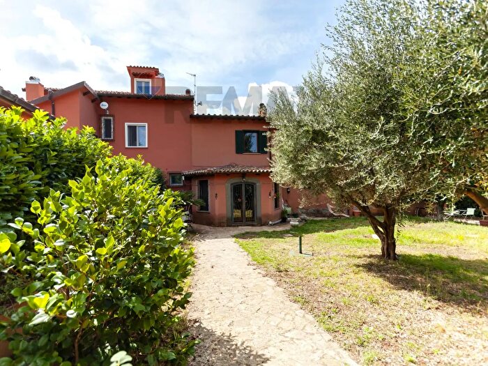 Appartamento con 5 locali in vendita in Via Colle Ottone Alto a, Velletri