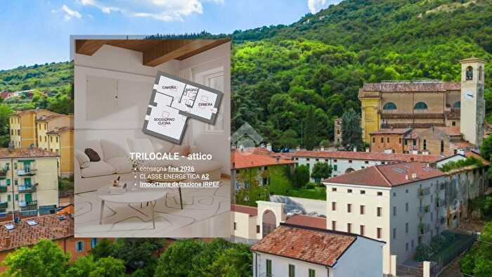 Appartamento trilocale in vendita in Via Clocego, Verona