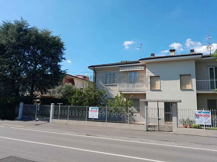 Casa quadrilocale in vendita in Via Donato Bramante, Crema