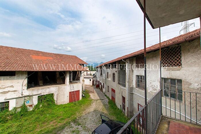 Casa con 10 locali in vendita in Corso Europa, Calolziocorte