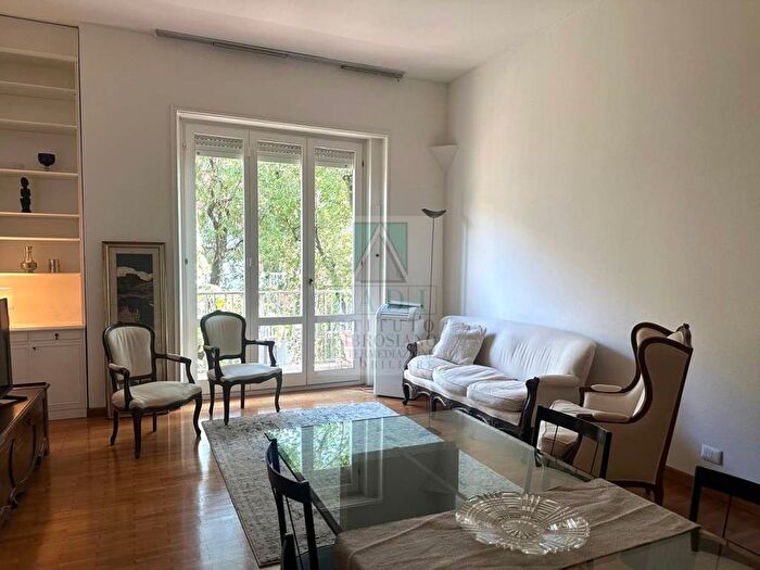 Appartamento trilocale in affitto in Viale Gian Galeazzo, Ticinese, Milano