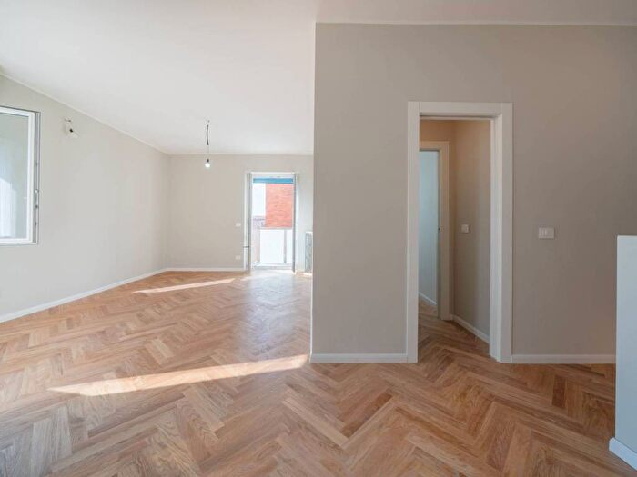 Appartamento trilocale in vendita in Via George Washington, Washington, Milano
