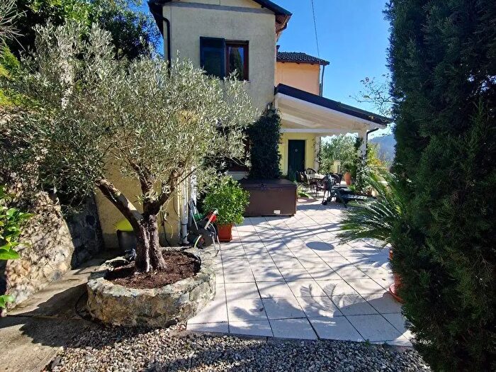 Casa con 5 locali in vendita in Via G Mazzini, Carro