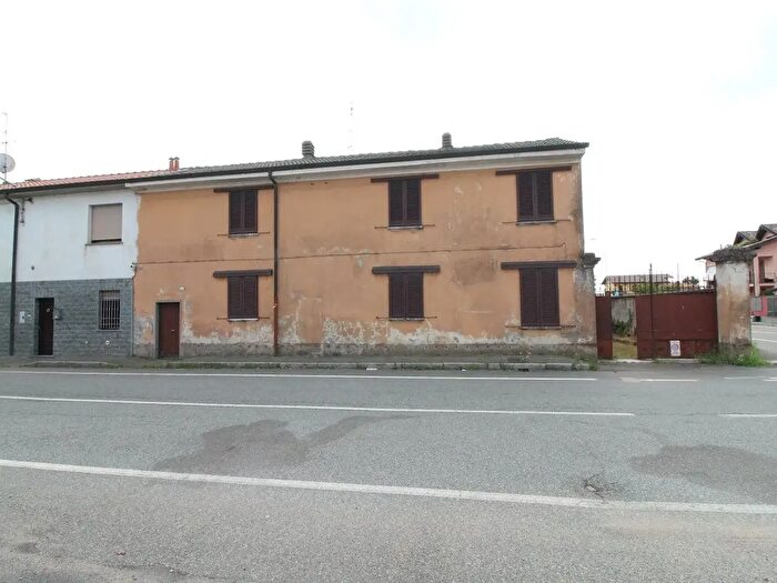 Casa in vendita in Via Damiano Chiesa, Marcallo Con Casone