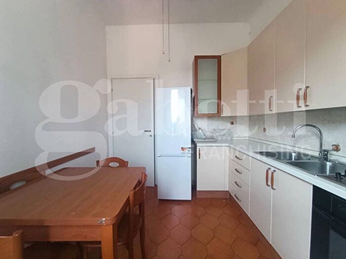 Appartamento bilocale in affitto in Viale Certosa, Musocco, Milano