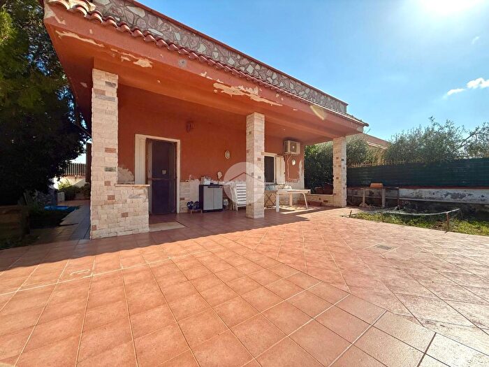 Casa quadrilocale in vendita in Via Dallas, Carini