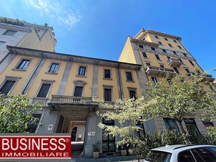 Appartamento trilocale in affitto in Via Sigieri, Porta Romana Medaglie d'Oro, Milano