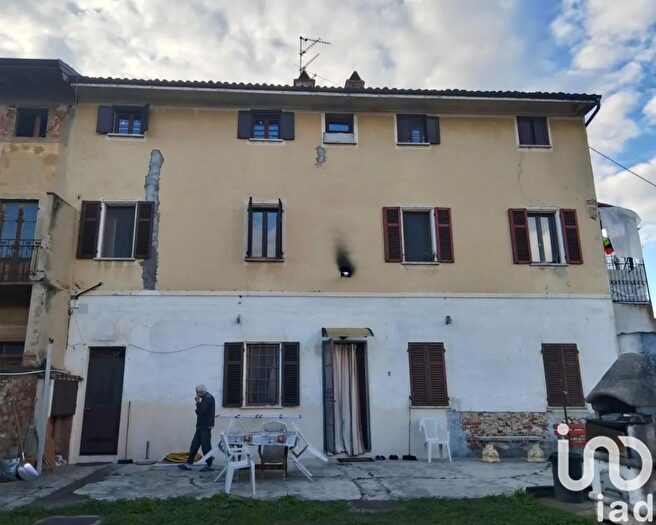 Casa con 6 locali in vendita in Via Via Trino, Pontestura