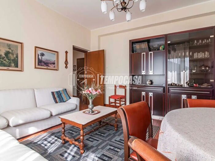 Casa trilocale in vendita in Viale Italia, Appiano Gentile