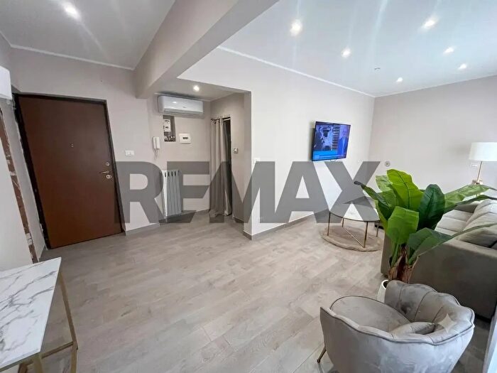Appartamento con 5 locali in vendita in Via Bartolomeo Chioccarelli, Napoli