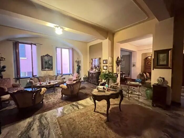 Appartamento con 5 locali in vendita in Via Gabriele Falloppia, Modena