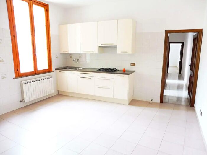 Appartamento quadrilocale in affitto in Modena