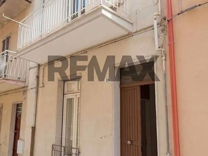 Casa con 6 locali in vendita in Via Carrubbelle, Ragusa