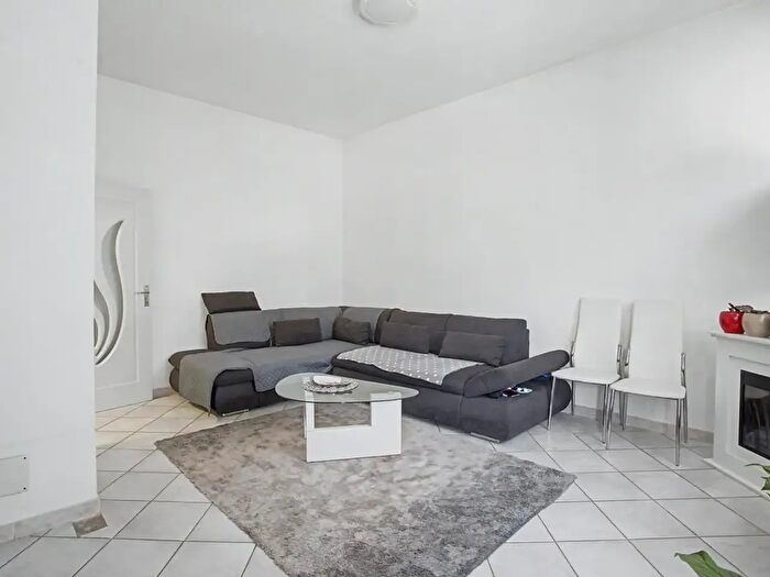 Appartamento bilocale in vendita in Via G Verdi, Cocquio Trevisago