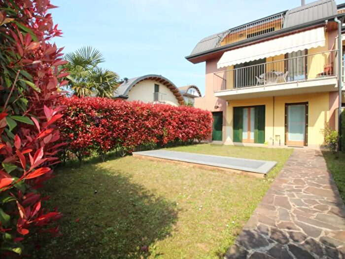 Appartamento trilocale in vendita in Via Po, Mozzo