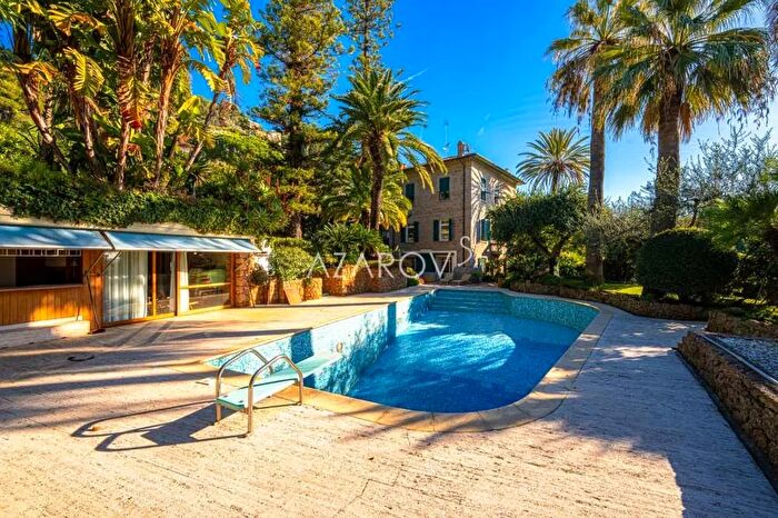 Casa con 5 locali in affitto in Bordighera