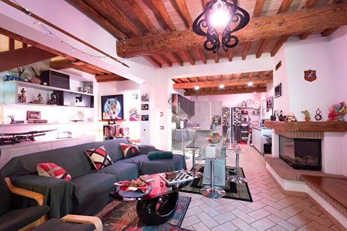 Casa quadrilocale in vendita in Via Spuntona, Carpi