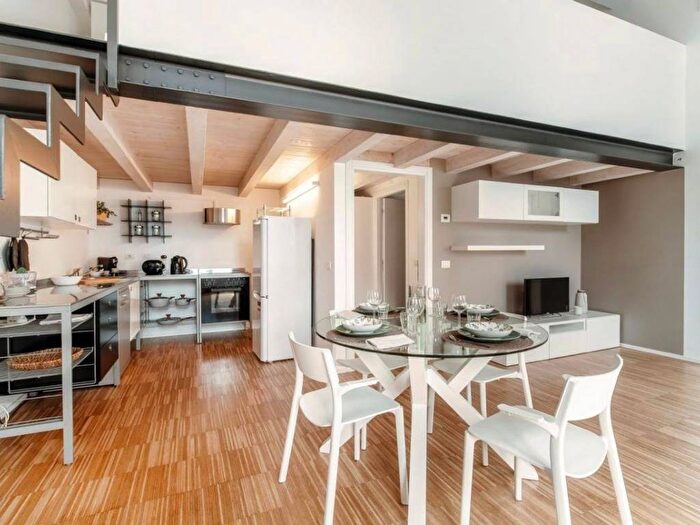 Appartamento bilocale in affitto in Viale Cesare Battisti, Borghi, Como
