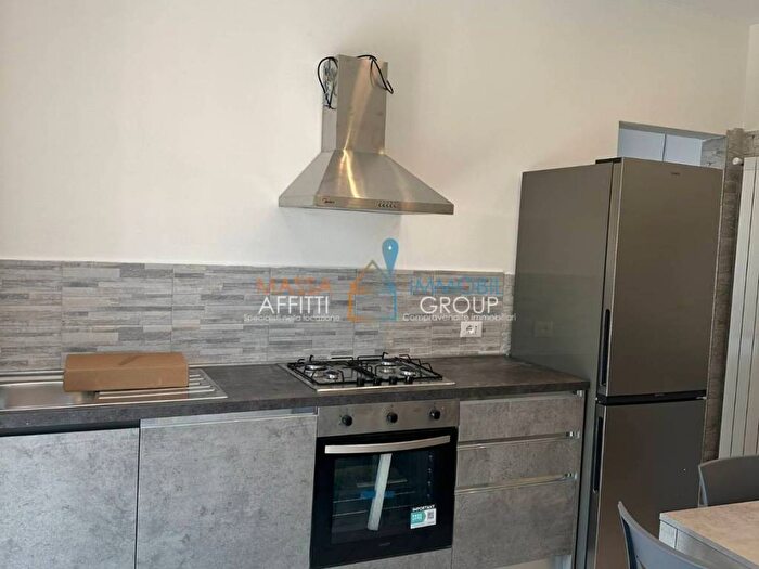 Appartamento trilocale in affitto in Via Capitano Michele Fiorillo, Marina di Carrara, Carrara
