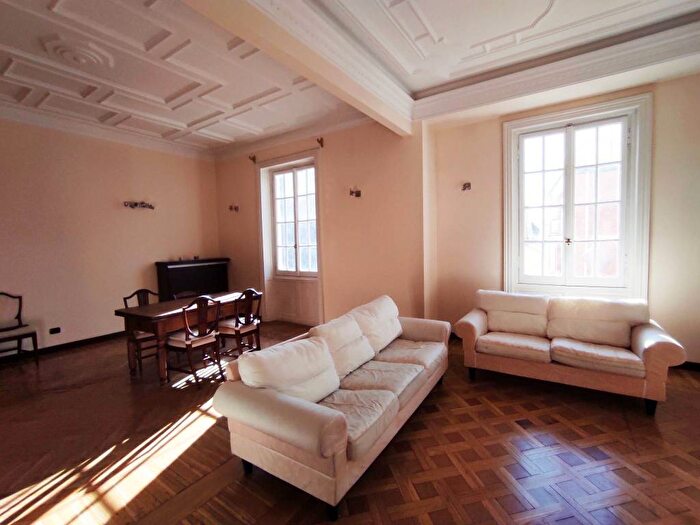 Appartamento trilocale in affitto in Via Quarnaro, Albaro, Genova