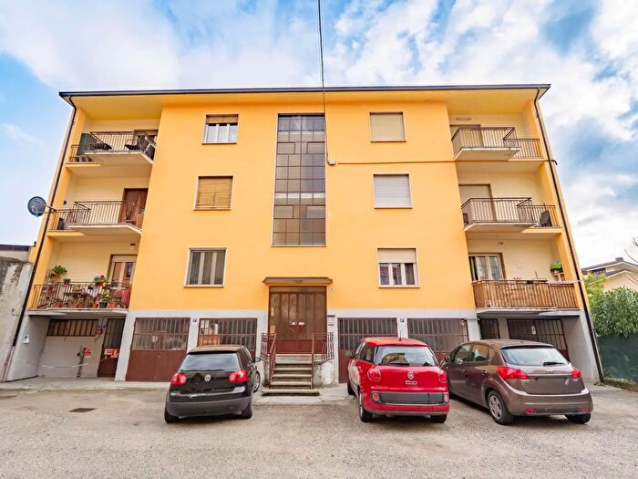 Appartamento trilocale in vendita in Via Statale a, Santa Vittoria DAlba