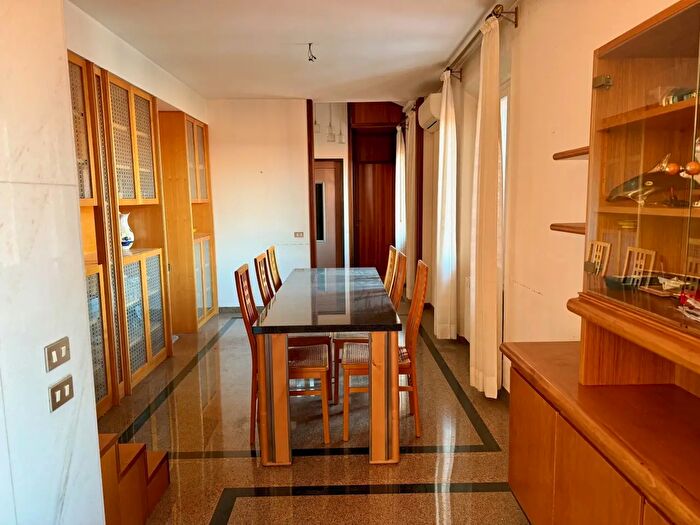 Appartamento con 8 locali in vendita in Castel San Pietro Terme