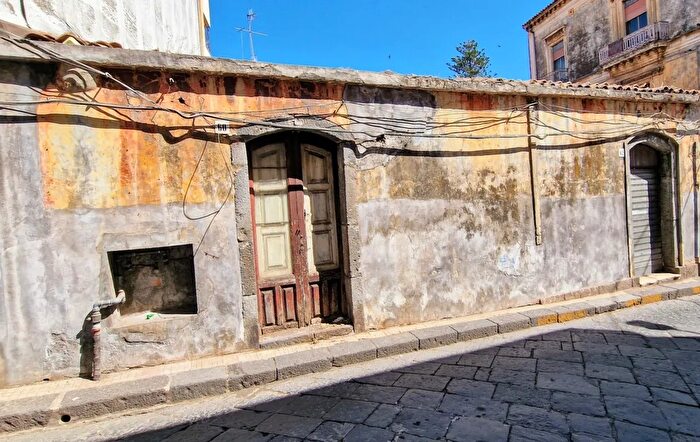 Casa quadrilocale in vendita in Giarre