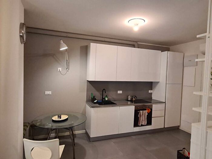 Appartamento monolocale in affitto in Vicolo degli Ariosti, Centro Storico, Bologna