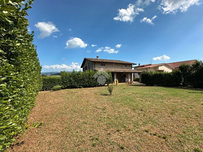 Casa con 8 locali in vendita in Via Romana Selva, Sora