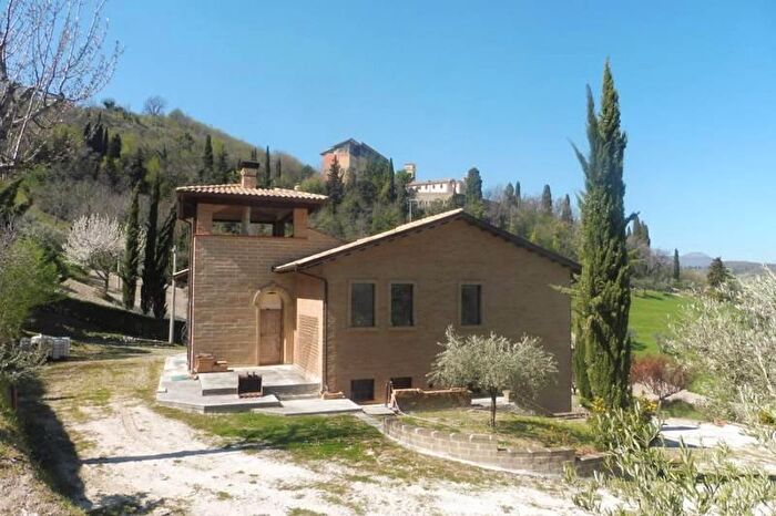 Casa con 5 locali in vendita in San Severino Marche
