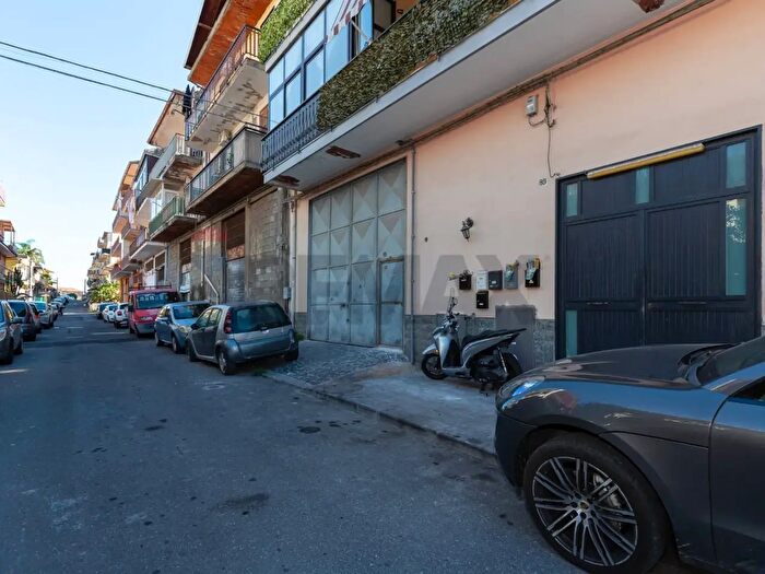 Appartamento bilocale in vendita in Via del Papiro, Catania