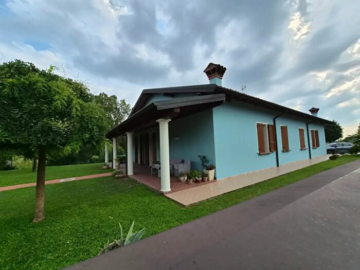 Casa con 8 locali in vendita in Via Prati, Rivarolo Mantovano